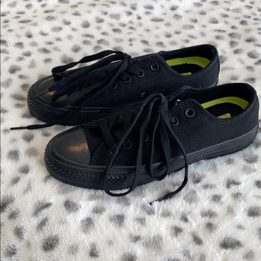 💗NEW Black Converse